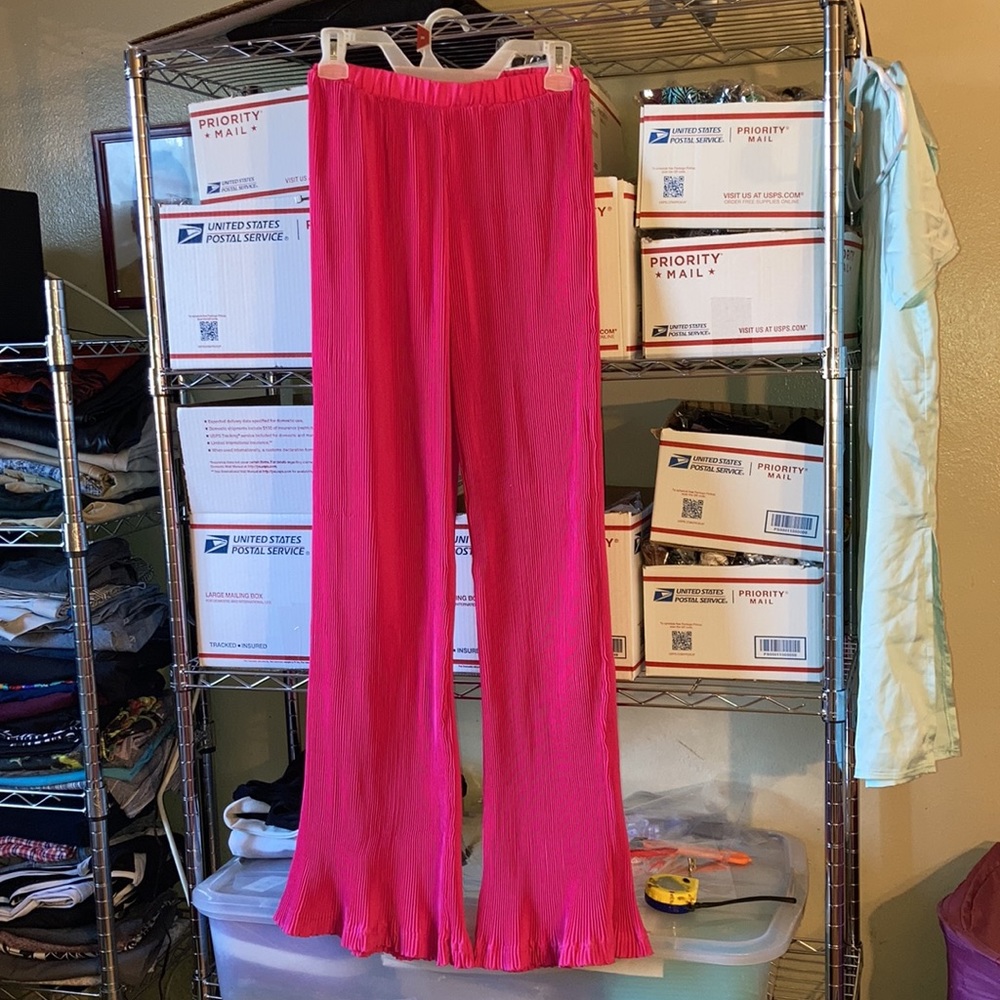 Pretty Little Thing Hot Pink Plisse High Waisted Wide Leg Pants Women Size 2